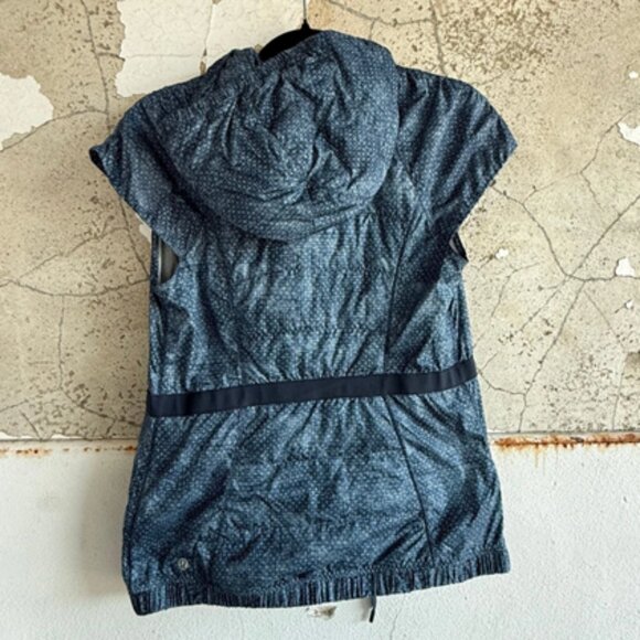 Lululemon Vest Womens 8 Spring Fling Goose Down Blue Hooded Puffer Athleisure - Picture 2 of 5